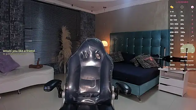 MelanieRioss online show from 9, 10, 2025