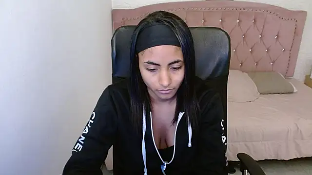 shaneelle online show from 5, 3, 2025