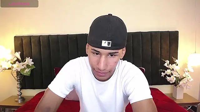 soft attraction online show from 20, 4, 2026