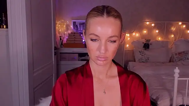 Snapshot of aestetick chatting on 12, 10, 2025 aestetick online show from 12, 10, 2025