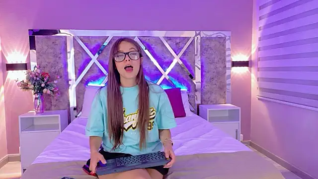 Snapshot of AmmyJones_ chatting on 12, 4, 2026 AmmyJones online show from 12, 4, 2026