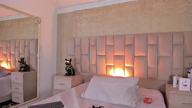 EmmaTorres  online show from 15, 11, 2025