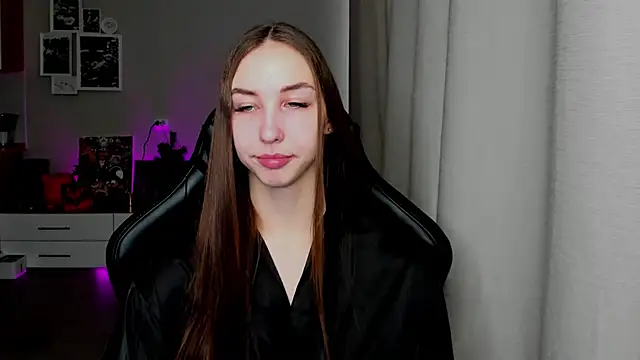 Snapshot of Sm0ly chatting on 1, 4, 2026 Sm0ly online show from 1, 4, 2026