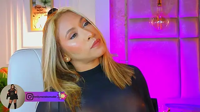 Snapshot of AlessiaLondon chatting on 15, 6, 2026 AlessiaLondon online show from 15, 6, 2026