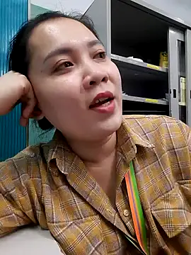 Snapshot of Benlla2802 chatting on 15, 12, 2024 Benlla2802 online show from 15, 12, 2024