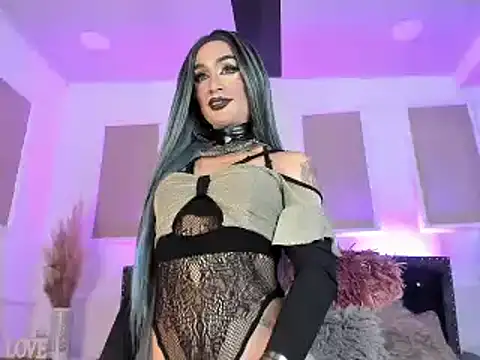 queen satin online show from 28, 12, 2024