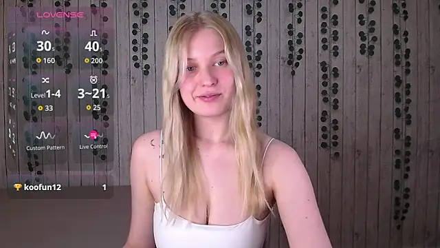 EmiliaDuchess online show from 19, 12, 2025