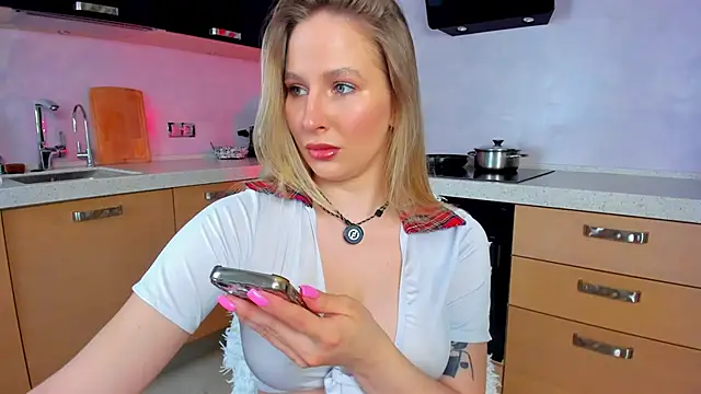 Snapshot of AnnLevine chatting on 4, 6, 2026 AnnLevine online show from 4, 6, 2026