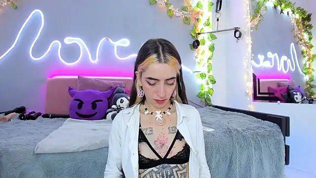 Snapshot of YouliteSllut2 chatting on 21, 2, 2025 YouliteSllut2 online show from 21, 2, 2025