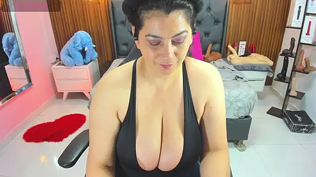 Snapshot of MEYLAGIA chatting on 8, 5, 2026 MEYLAGIA online show from 8, 5, 2026