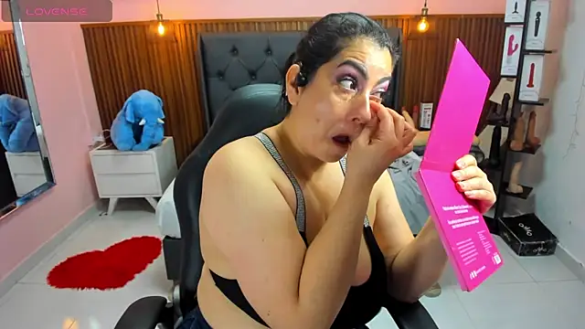 Snapshot of MEYLAGIA chatting on 19, 5, 2026 MEYLAGIA online show from 19, 5, 2026