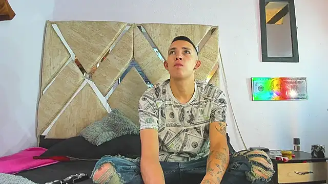 parejacaliente20154 online show from 8, 11, 2025