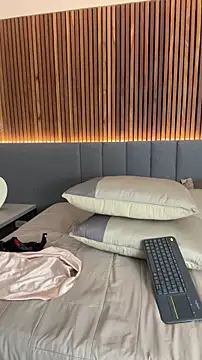 EmiilyAdams  online show from 9, 4, 2026