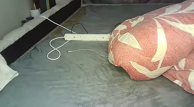 Snapshot of pretty_bums chatting on 9, 12, 2024 pretty bums online show from 9, 12, 2024