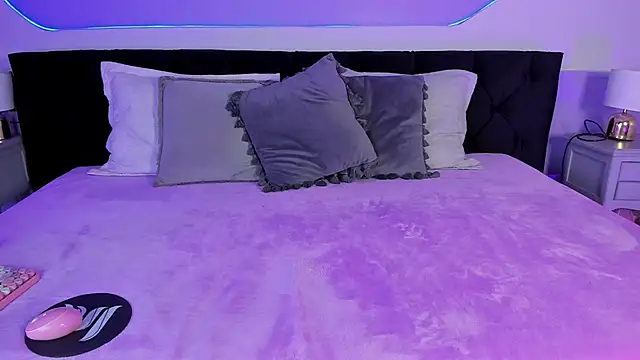 Julieta Cortes   online show from 19, 9, 2025