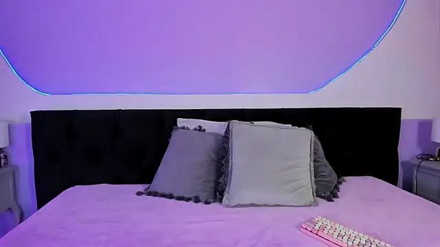 Julieta Cortes   online show from 14, 11, 2025