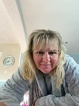 chloefeel online show from 10, 6, 2026