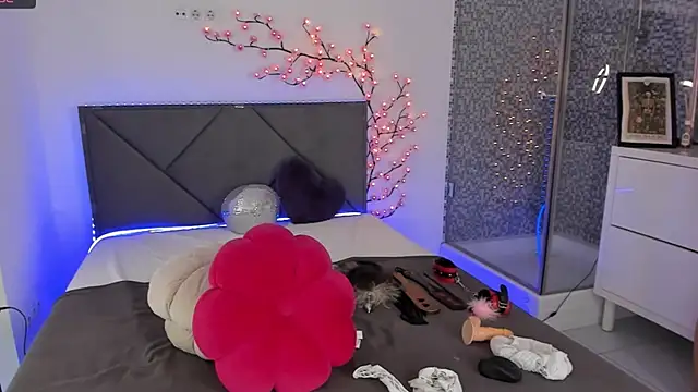 CassieEvans online show from 8, 10, 2025