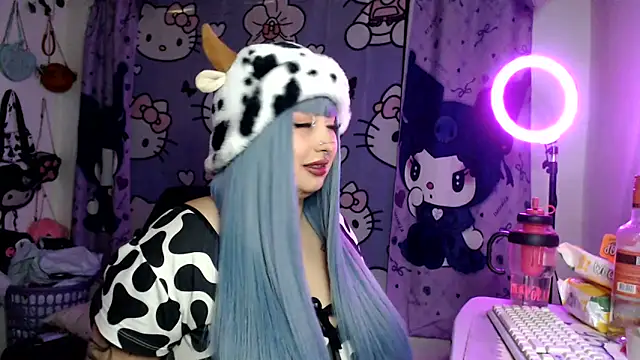 Snapshot of lussyevans24 chatting on 21, 6, 2026 lussyevans24 online show from 21, 6, 2026
