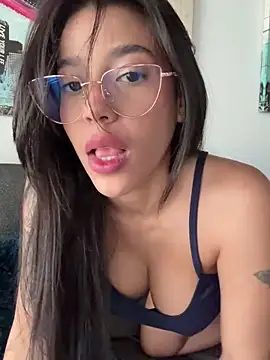 DanielaSaenz0 online show from 5, 1, 2025