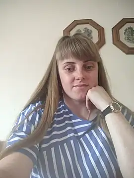 Snapshot of CoddessCrystal chatting on 6, 6, 2026 CoddessCrystal online show from 6, 6, 2026