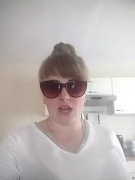 Snapshot of CoddessCrystal chatting on 14, 6, 2026 CoddessCrystal online show from 14, 6, 2026