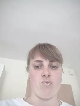 Snapshot of CoddessCrystal chatting on 16, 6, 2026 CoddessCrystal online show from 16, 6, 2026