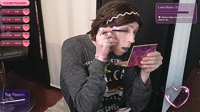 Snapshot of april_show_her chatting on 23, 7, 2026 april show her online show from 23, 7, 2026