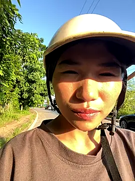 Snapshot of MinzHy chatting on 16, 9, 2025 MinzHy online show from 16, 9, 2025