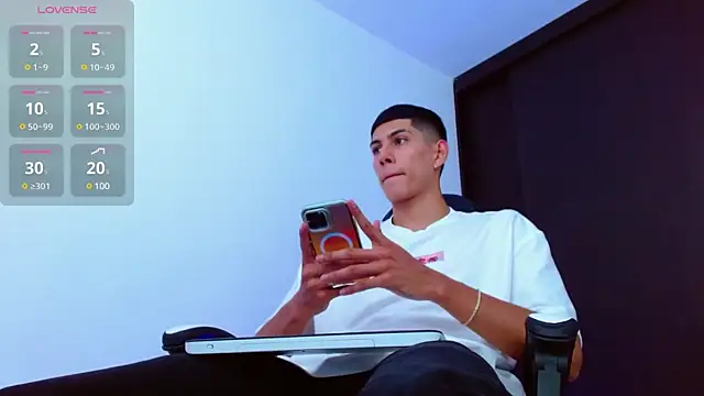 Snapshot of Valerio_20 chatting on 21, 2, 2025 Valerio 20 online show from 21, 2, 2025