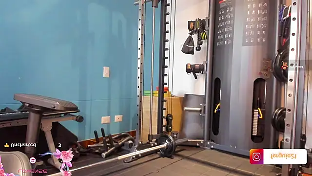 Snapshot of fergie21 chatting on 10, 1, 2025 fergie21 online show from 10, 1, 2025