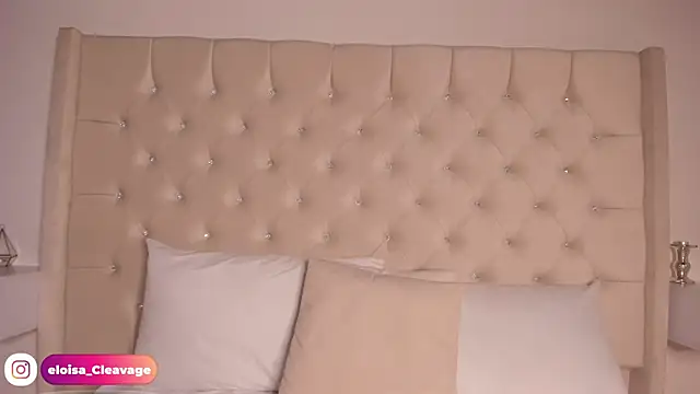 Eloisa cleavage  online show from 31, 1, 2025