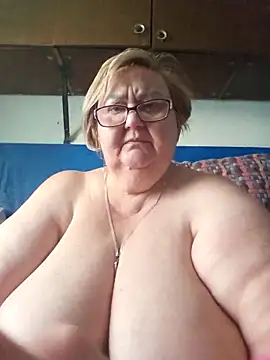 Awn290668 online show from 18, 9, 2025