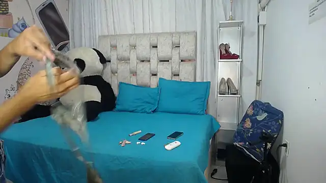 EMMA SWEETT1 online show from 13, 11, 2025