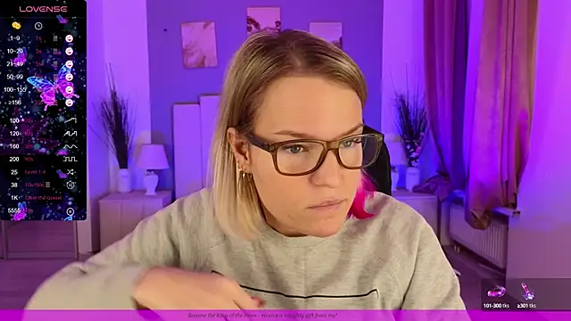 Snapshot of EVAshinyGIRL chatting on 17, 12, 2024 EVAshinyGIRL online show from 17, 12, 2024