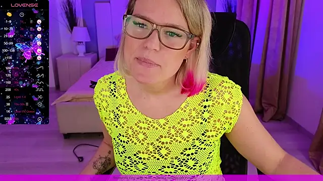 Snapshot of EVAshinyGIRL chatting on 20, 12, 2024 EVAshinyGIRL online show from 20, 12, 2024