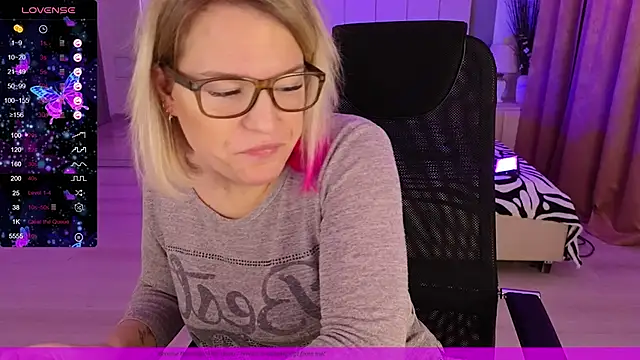 Snapshot of EVAshinyGIRL chatting on 7, 1, 2025 EVAshinyGIRL online show from 7, 1, 2025