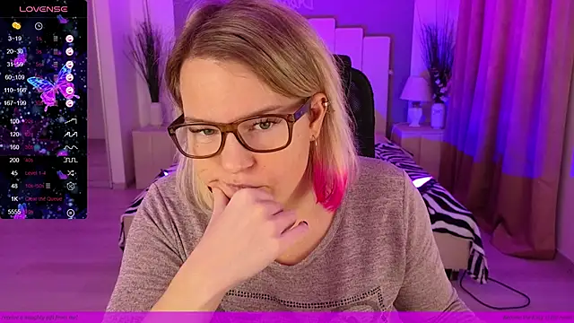 Snapshot of EVAshinyGIRL chatting on 9, 1, 2025 EVAshinyGIRL online show from 9, 1, 2025