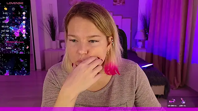 Snapshot of EVAshinyGIRL chatting on 17, 1, 2025 EVAshinyGIRL online show from 17, 1, 2025