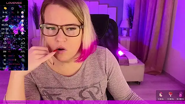 Snapshot of EVAshinyGIRL chatting on 22, 1, 2025 EVAshinyGIRL online show from 22, 1, 2025