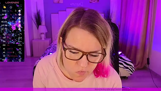 Snapshot of EVAshinyGIRL chatting on 9, 2, 2025 EVAshinyGIRL online show from 9, 2, 2025