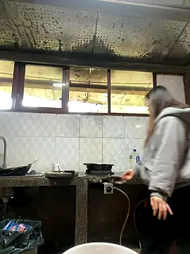 Hellen 111 online show from 3, 12, 2024