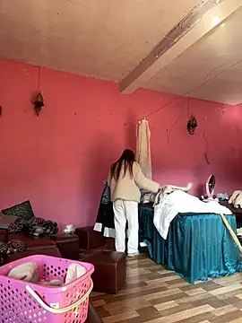 Hellen 111 online show from 14, 1, 2025