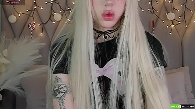 Snapshot of Joy_Barker chatting on 20, 12, 2025 Joy Barker online show from 20, 12, 2025