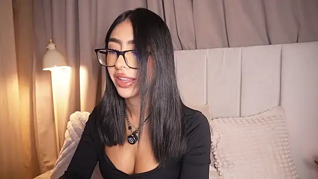 Snapshot of Sara_albrecht chatting on 4, 3, 2026 Sara albrecht online show from 4, 3, 2026