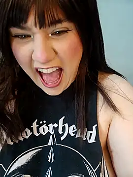 Snapshot of ItsNaiixa chatting on 3, 5, 2026 ItsNaiixa online show from 3, 5, 2026