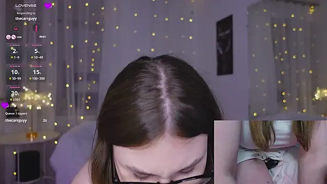 Snapshot of Mia__Peach chatting on 8, 1, 2025 Mia Peach online show from 8, 1, 2025