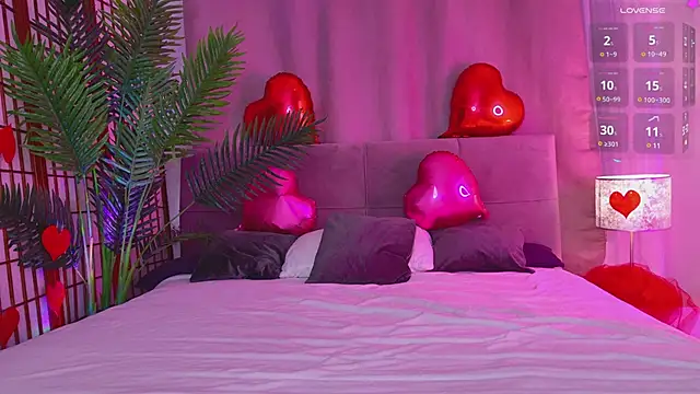 Snapshot of Mia__Peach chatting on 12, 2, 2025 Mia Peach online show from 12, 2, 2025