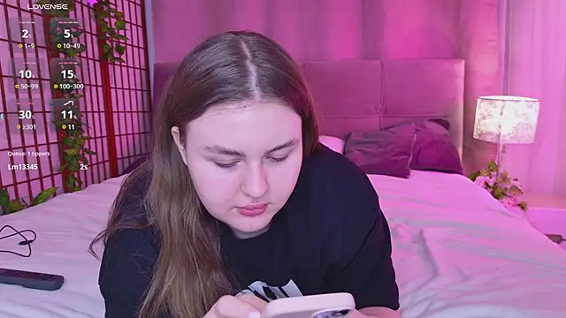 Snapshot of Mia__Peach chatting on 23, 2, 2025 Mia Peach online show from 23, 2, 2025