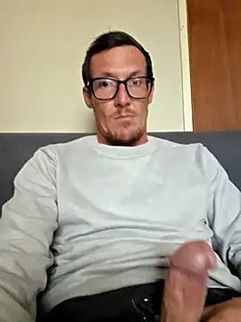 Snapshot of TheSouthernKing chatting on 13, 4, 2026 TheSouthernKing online show from 13, 4, 2026